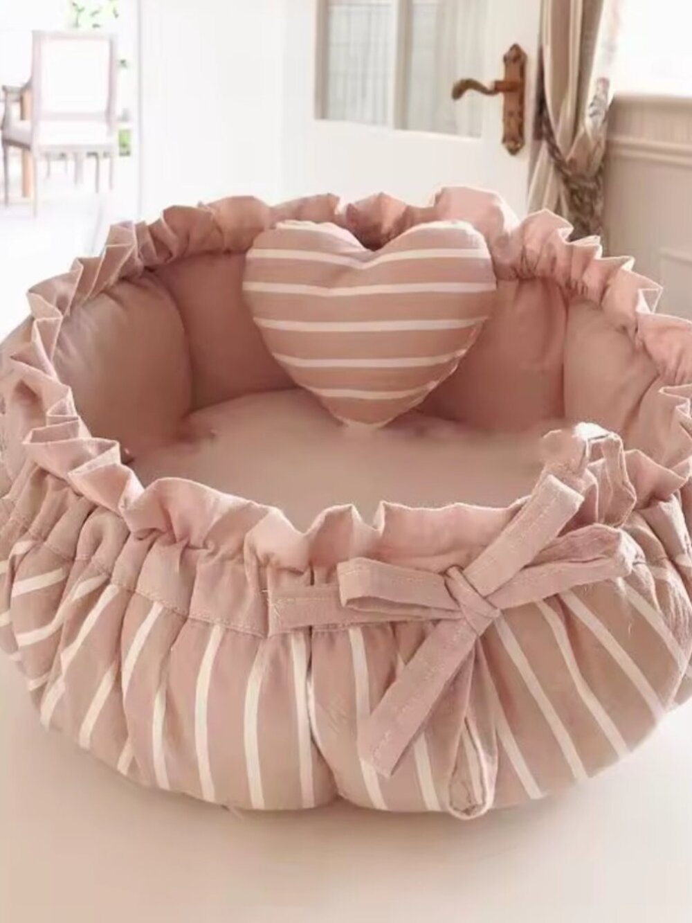 Gorgeous Pet Bed With Heart Pillow